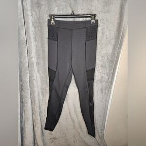 G1. Lululemon Just Breathe Mesh Pant in Black - Approx Size 8